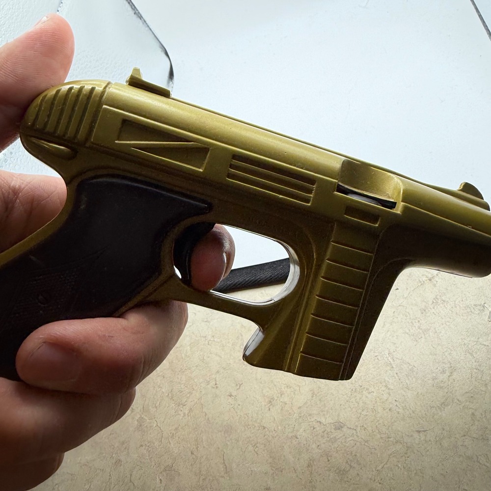 Vintage Gold Plastic Toy Ray Gun Space Pistol Made in USA Pat 3515114 flaw - Picture 3 of 7